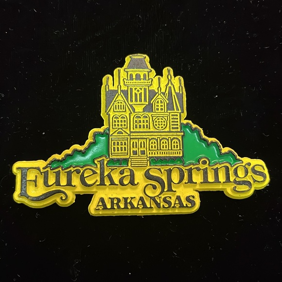 Magnets - Picture 12 of 16